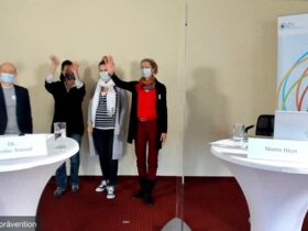 Das ZPG-Team winkt in die Kamera.